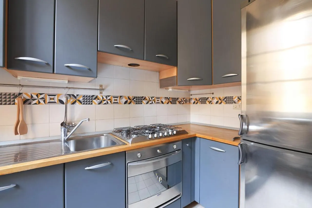 Elegant Sempione Apartment Milan 0*,