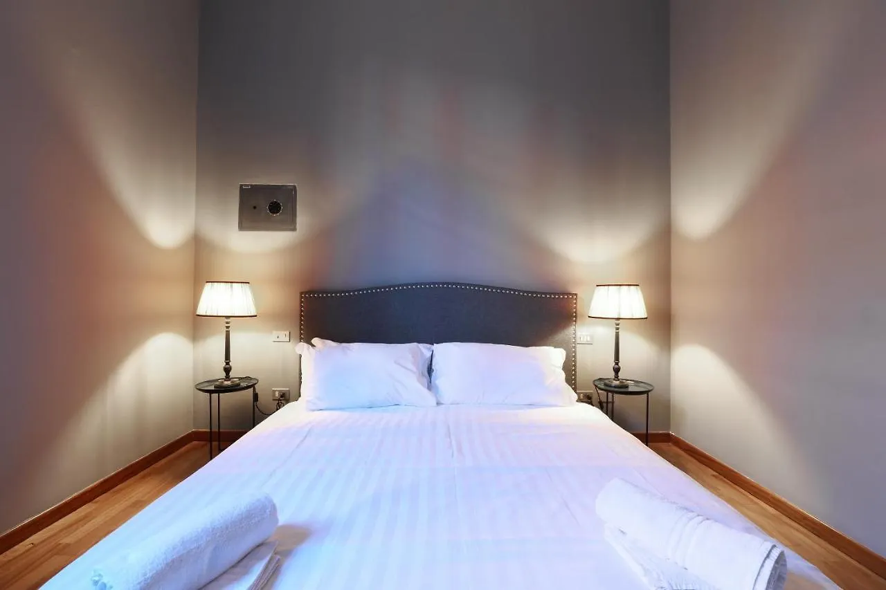 Elegant Sempione Apartment Milan